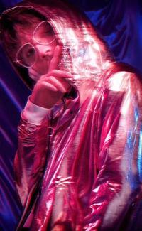 徐鹤尼个人资料,才华横溢的年轻艺术家，探索艺术与生活的完美融合